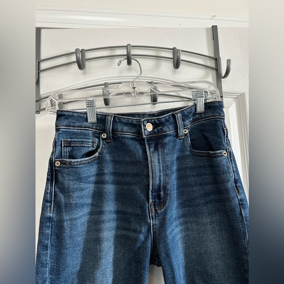 American Eagle Mom Jeans Size 4 regular Denim Destroyed Distressed medium blue - Picture 3 of 16